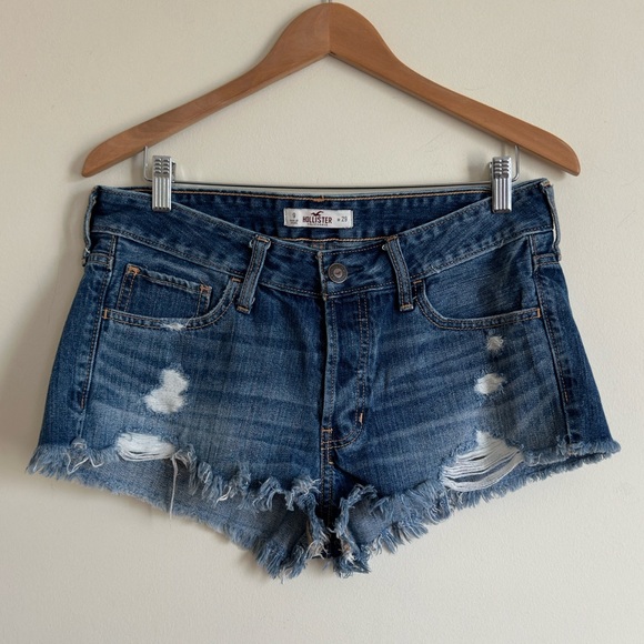 Hollister Women's Distressed Blue Jean Shorts Sz 29 - Picture 1 of 8
